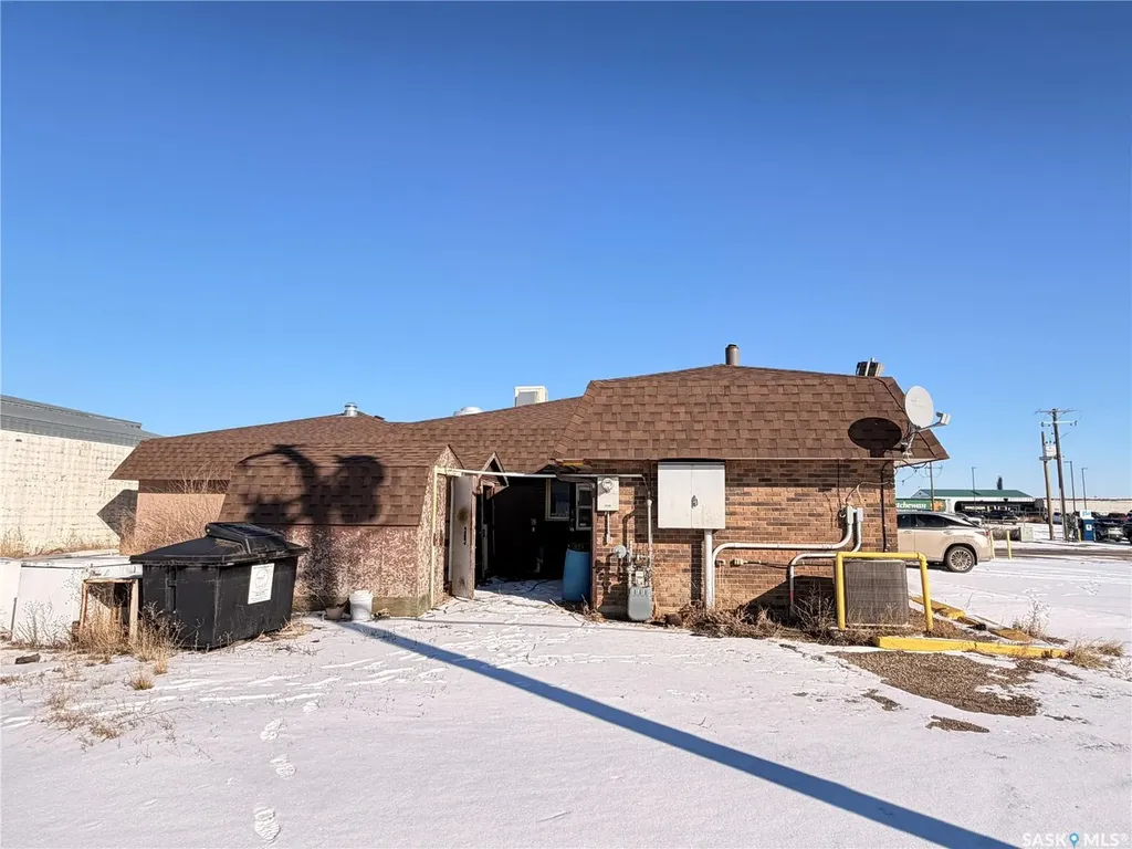 305 1st Avenue W Assiniboia SK S0H 0B0