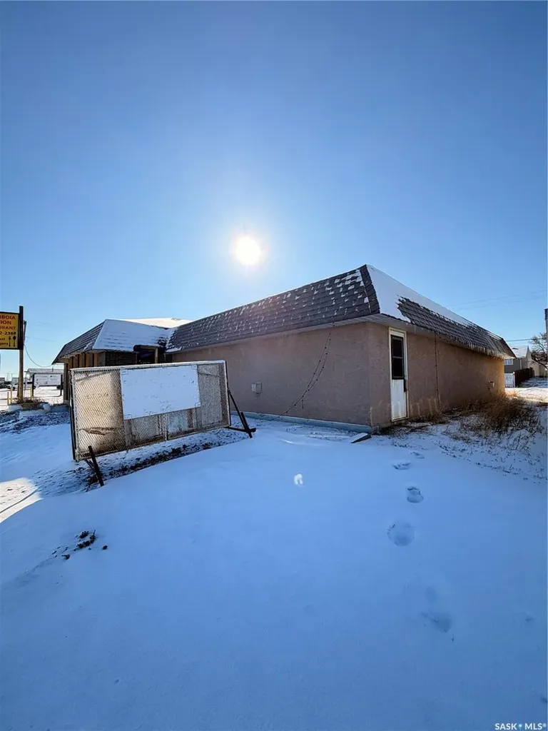 305 1st Avenue W Assiniboia SK S0H 0B0