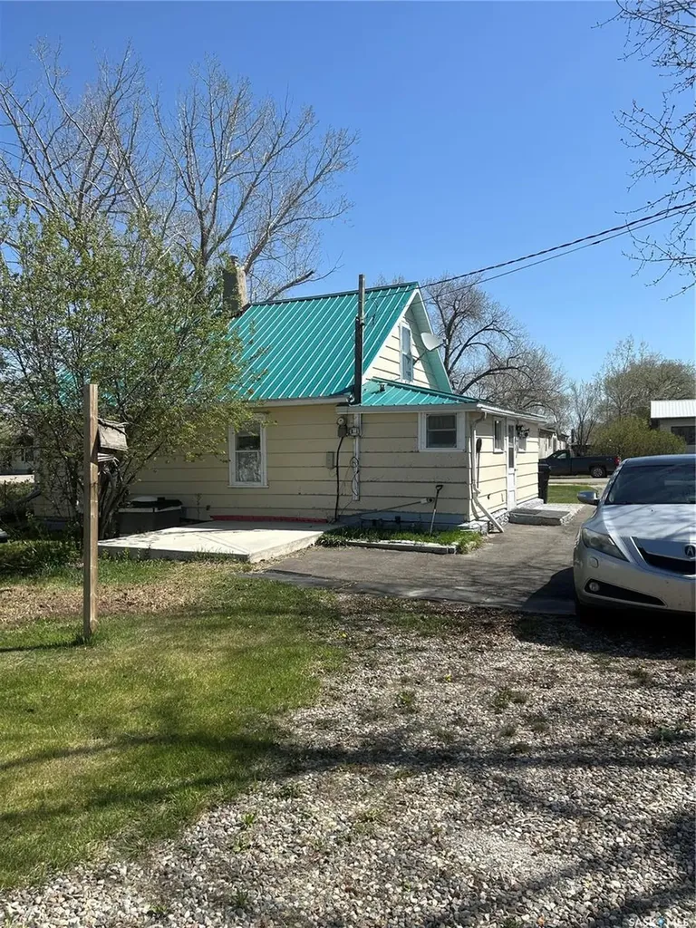326 Taylor Street Bienfait SK S0C 0M0