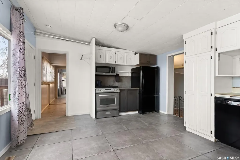 1105 5th Avenue Regina Beach SK S0G 4C0
