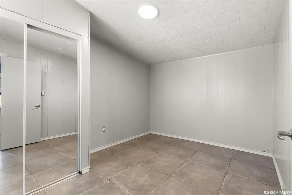 1105 5th Avenue Regina Beach SK S0G 4C0
