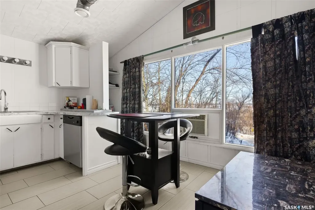 1105 5th Avenue Regina Beach SK S0G 4C0