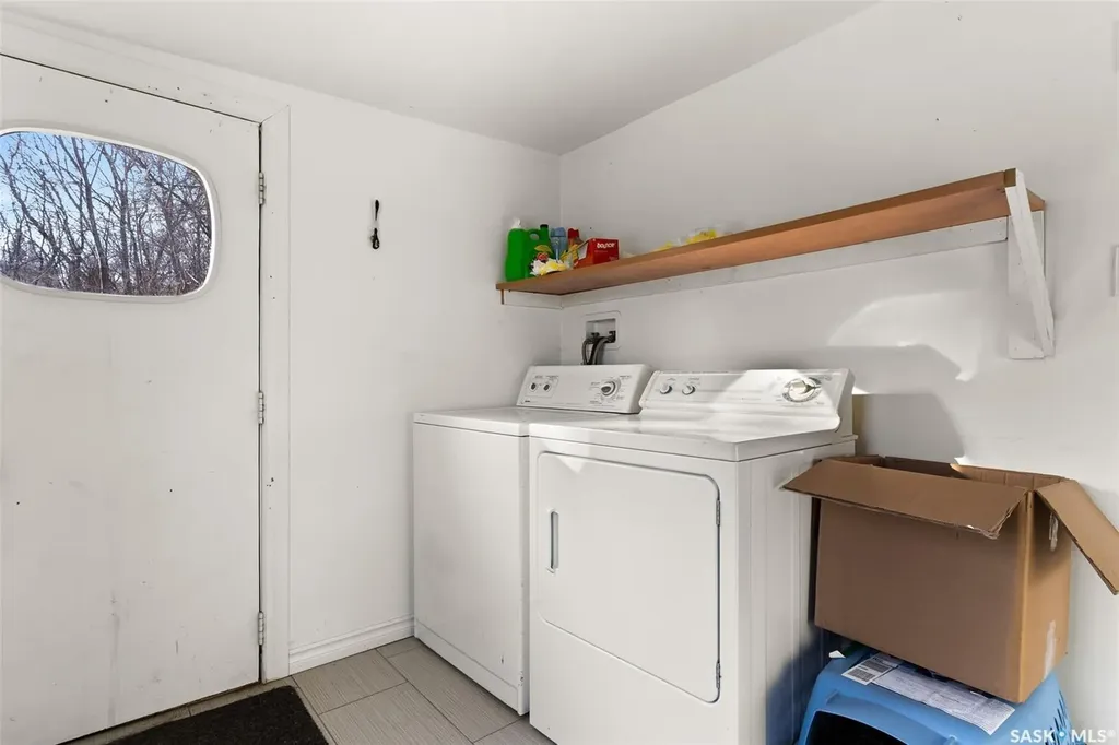1105 5th Avenue Regina Beach SK S0G 4C0