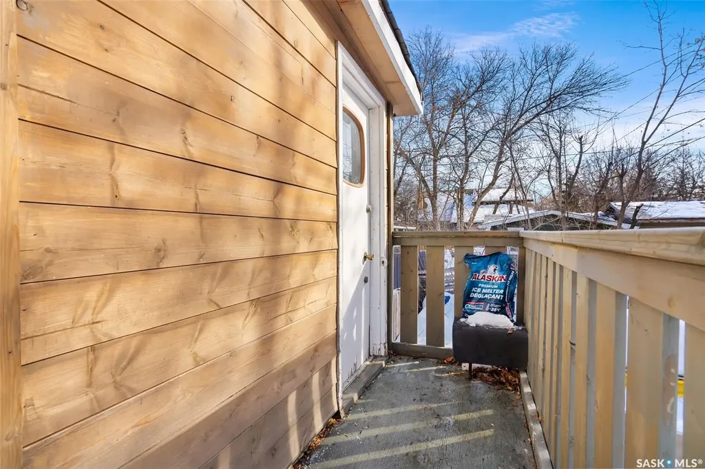 1105 5th Avenue Regina Beach SK S0G 4C0