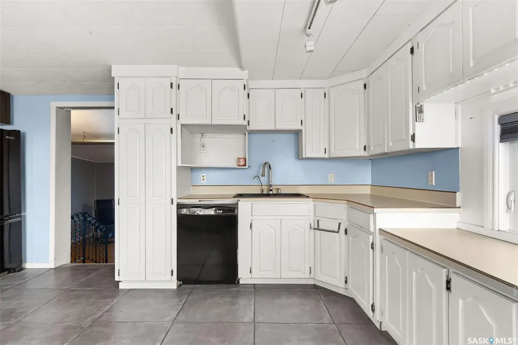 1105 5th Avenue Regina Beach SK S0G 4C0