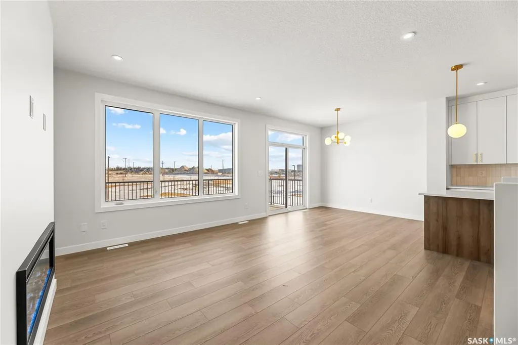 279 Nazarali Way Saskatoon SK S7V 1X6