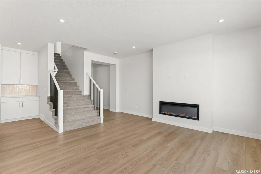 279 Nazarali Way Saskatoon SK S7V 1X6