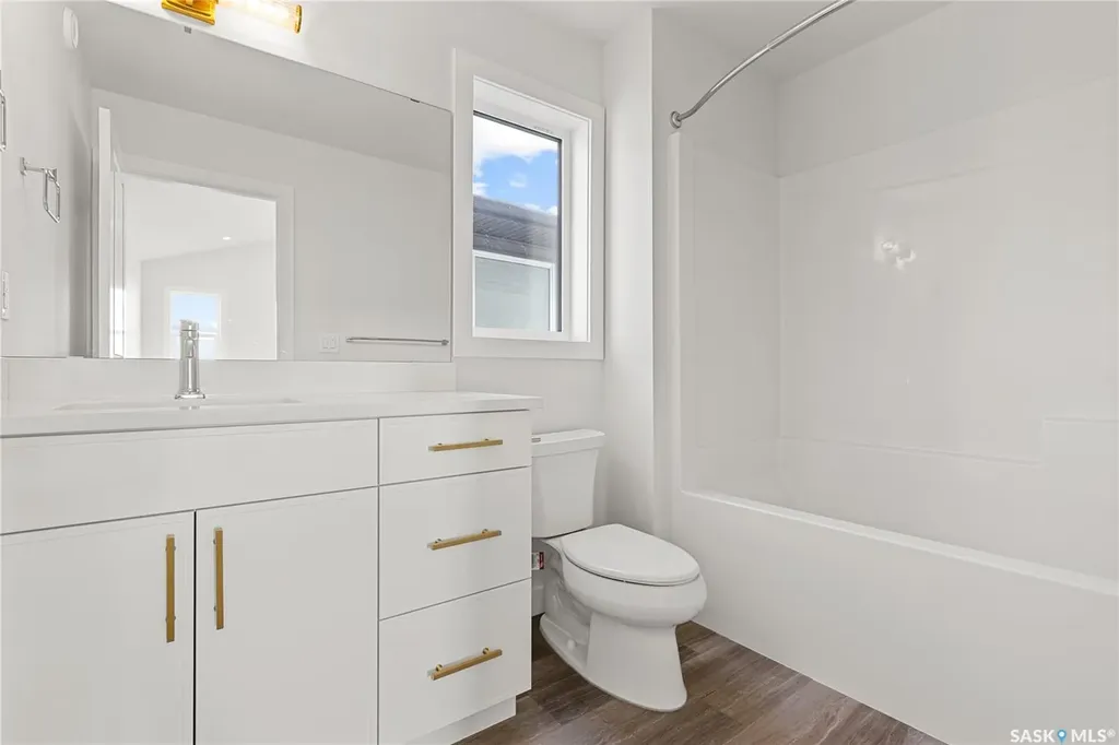 279 Nazarali Way Saskatoon SK S7V 1X6