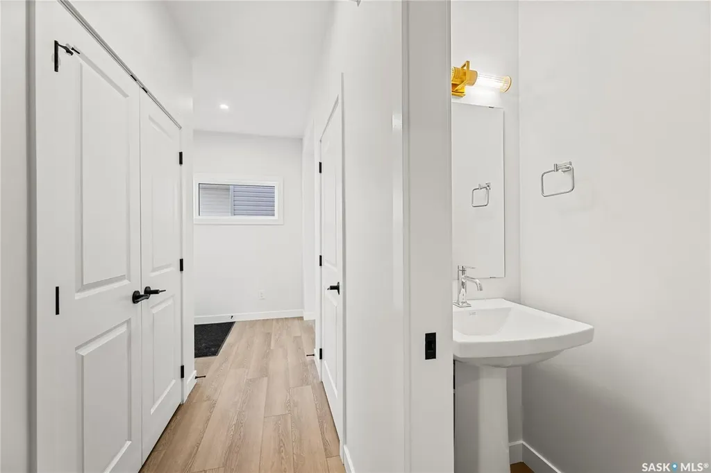 279 Nazarali Way Saskatoon SK S7V 1X6