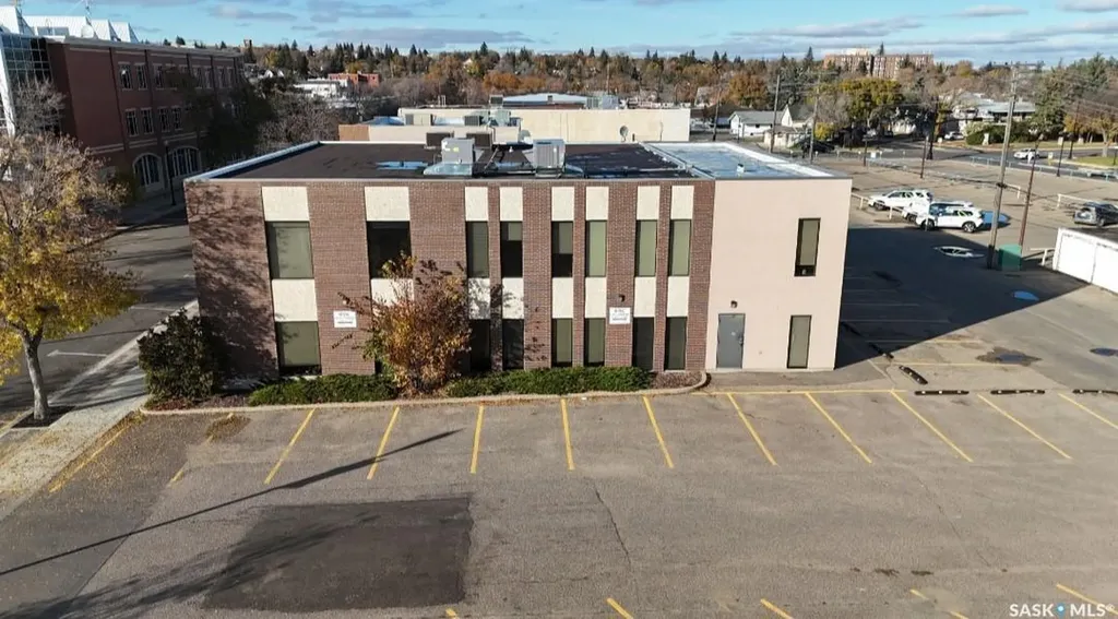 121 - 151 1st Avenue NE Swift Current SK S9H 2B1