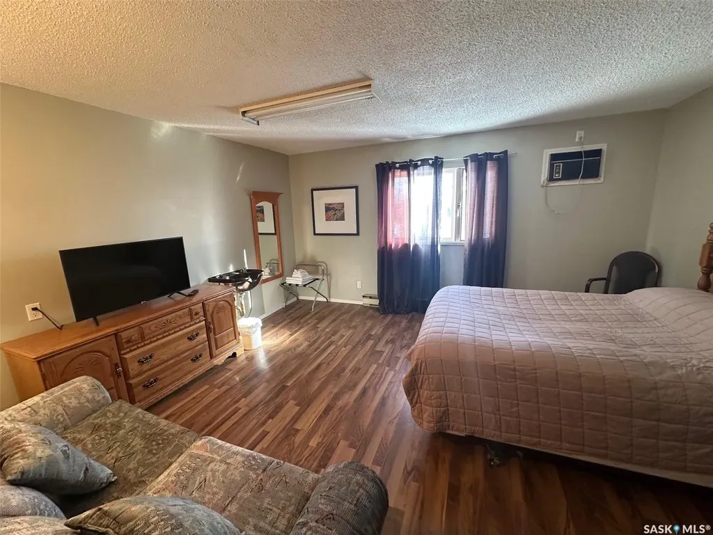 115 Main Street Limerick SK S0H 2P0