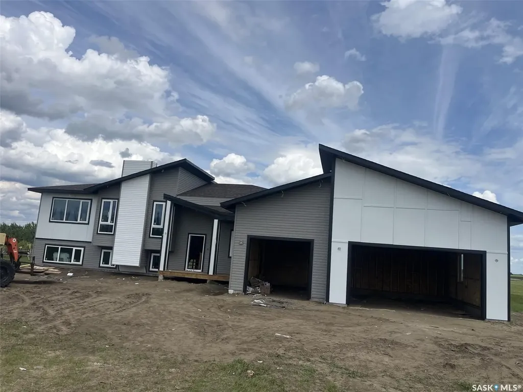 8 Cardinal Drive Dundurn Rm No. 314 SK S7C 0C3