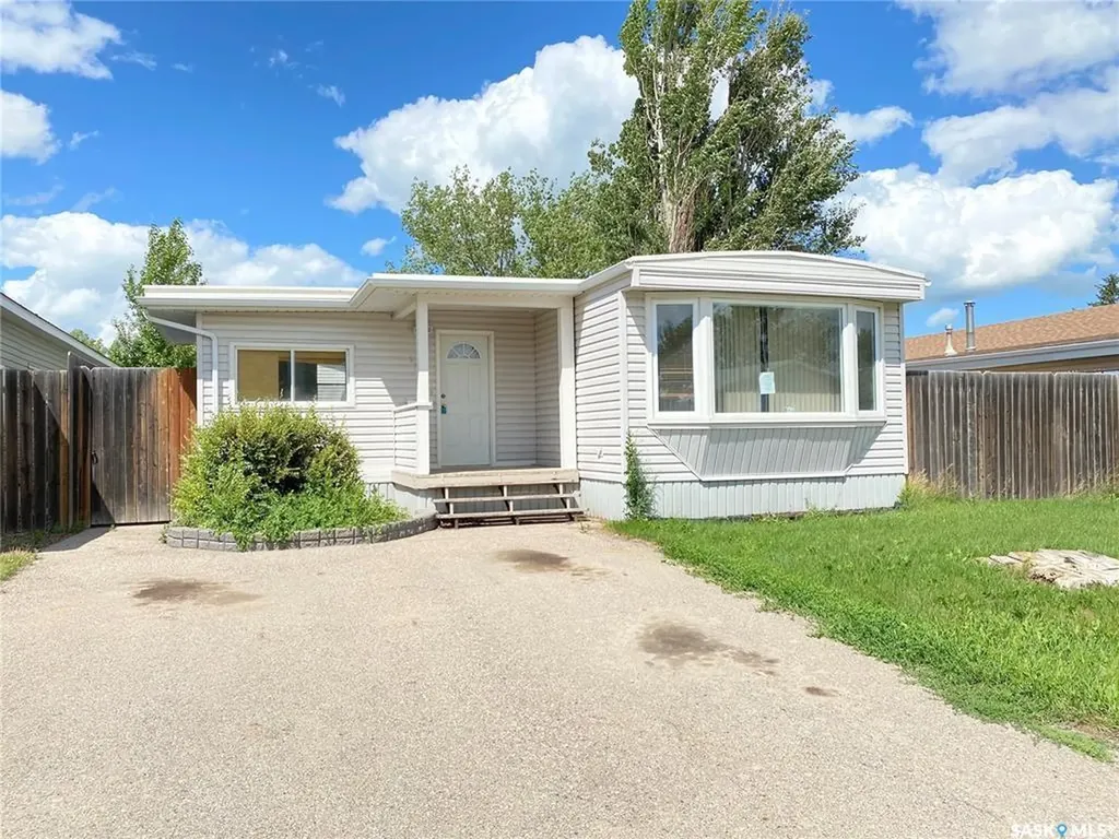 148 Laing Crescent Weyburn SK S4H 2R9
