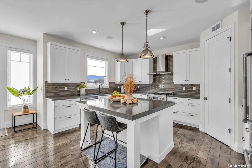 438 Horlick Manor Saskatoon SK S7N 2J6