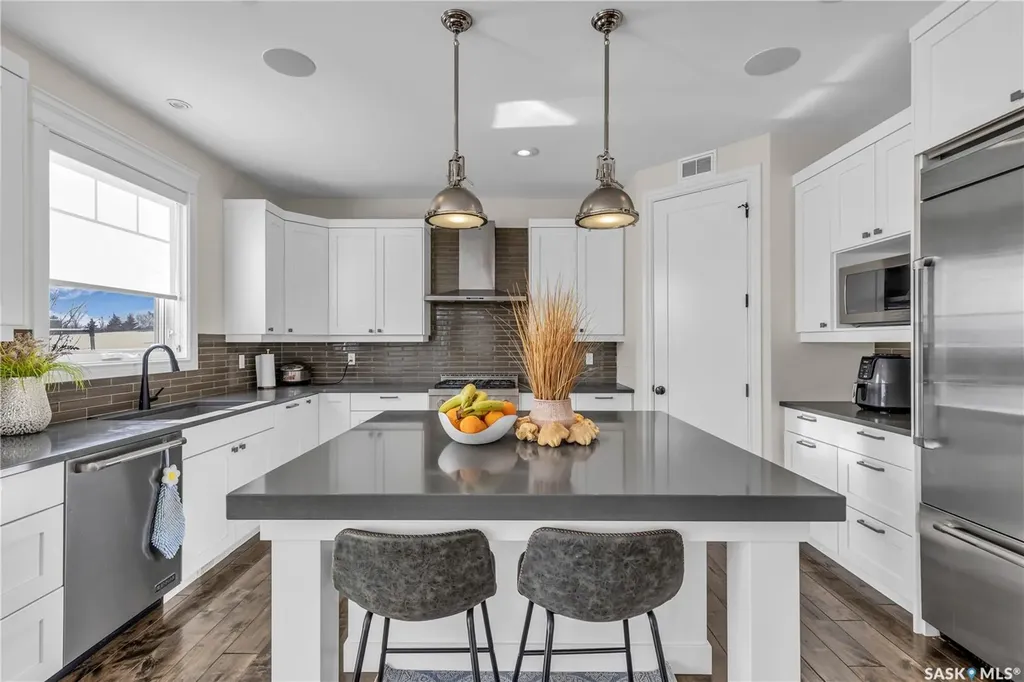 438 Horlick Manor Saskatoon SK S7N 2J6
