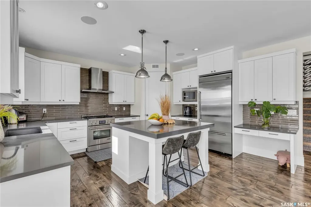 438 Horlick Manor Saskatoon SK S7N 2J6
