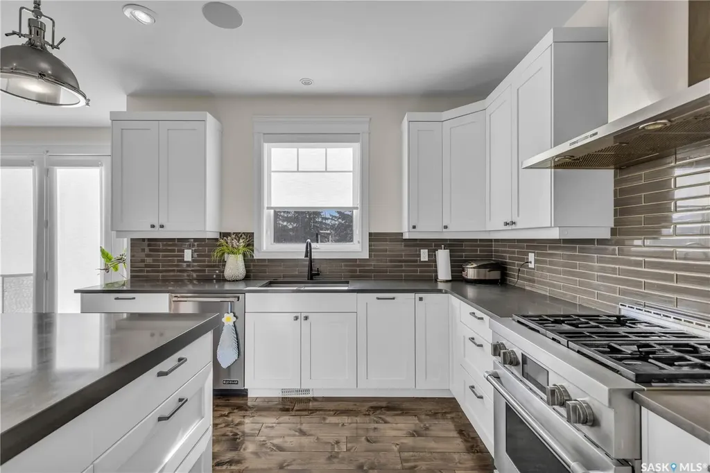438 Horlick Manor Saskatoon SK S7N 2J6