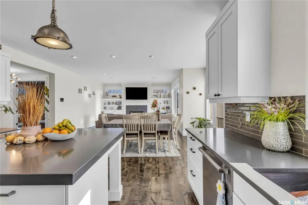 438 Horlick Manor Saskatoon SK S7N 2J6