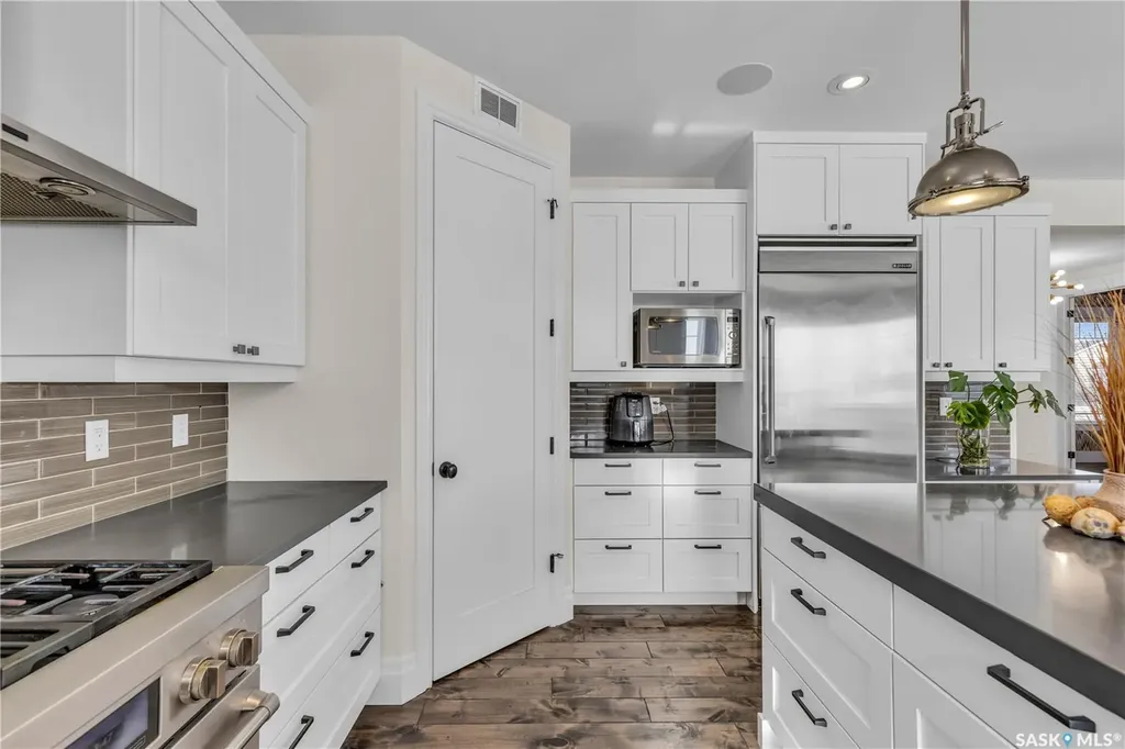 438 Horlick Manor Saskatoon SK S7N 2J6