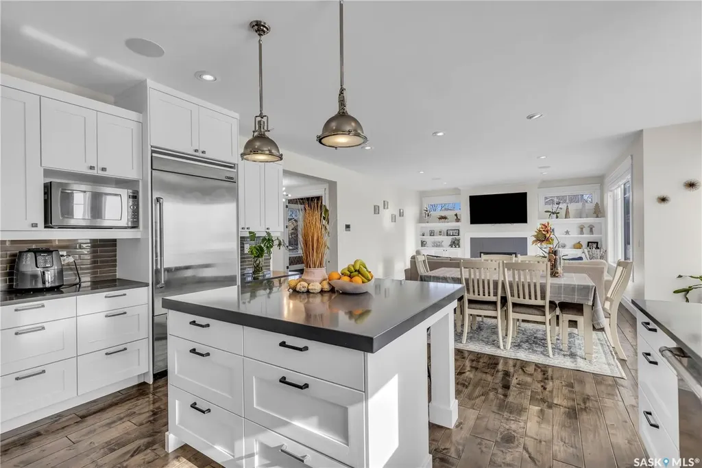 438 Horlick Manor Saskatoon SK S7N 2J6