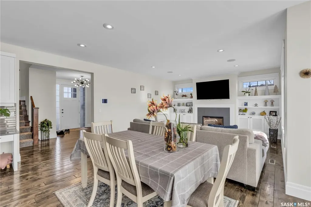 438 Horlick Manor Saskatoon SK S7N 2J6