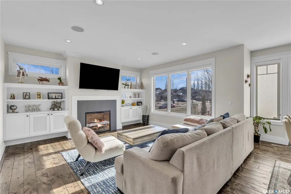 438 Horlick Manor Saskatoon SK S7N 2J6