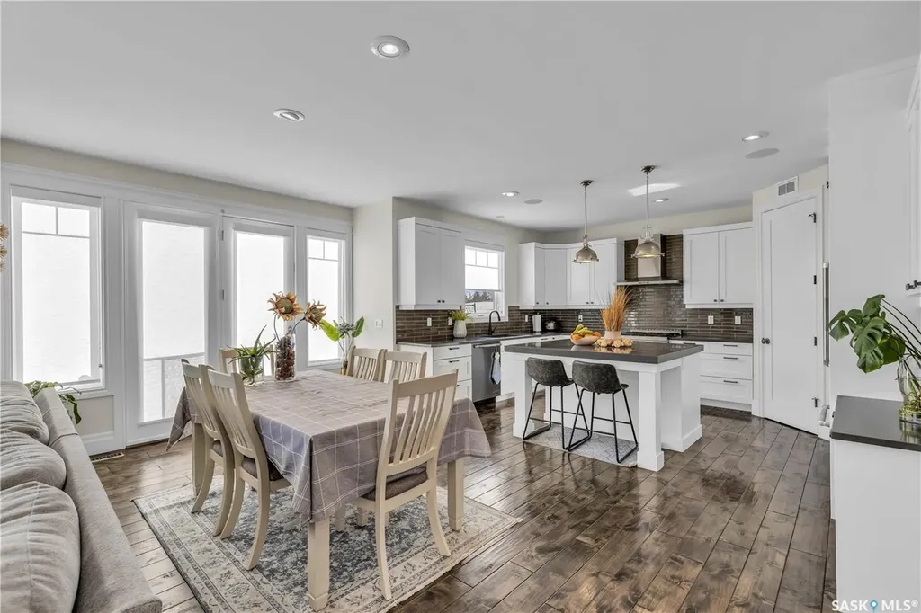 438 Horlick Manor Saskatoon SK S7N 2J6