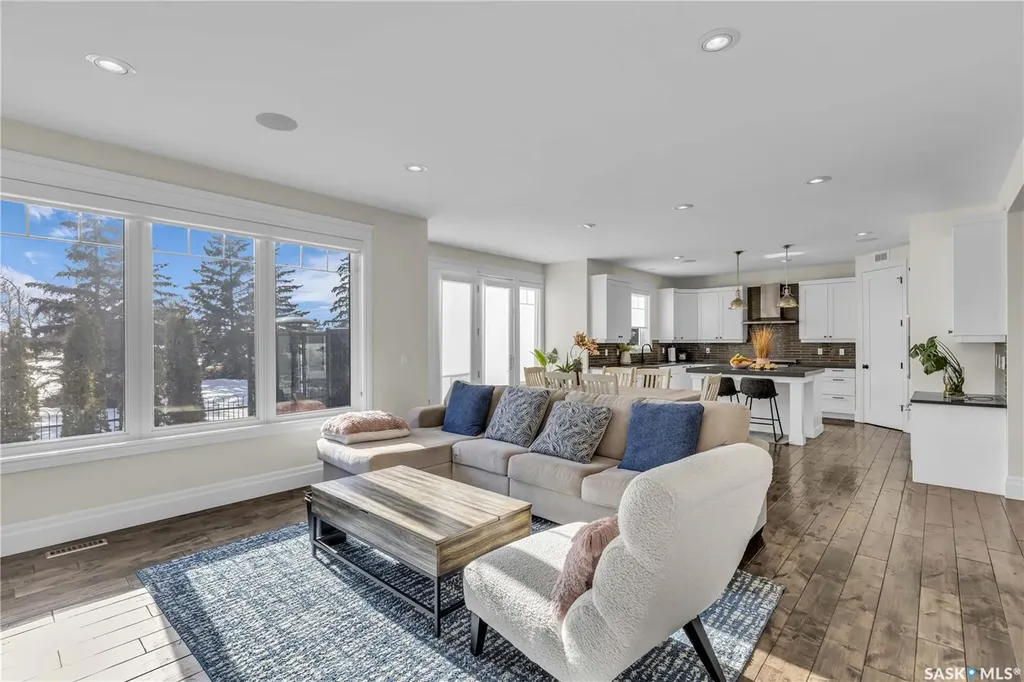 438 Horlick Manor Saskatoon SK S7N 2J6