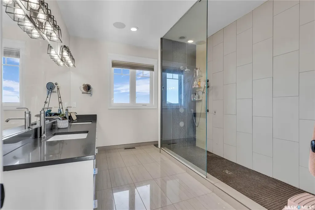 438 Horlick Manor Saskatoon SK S7N 2J6