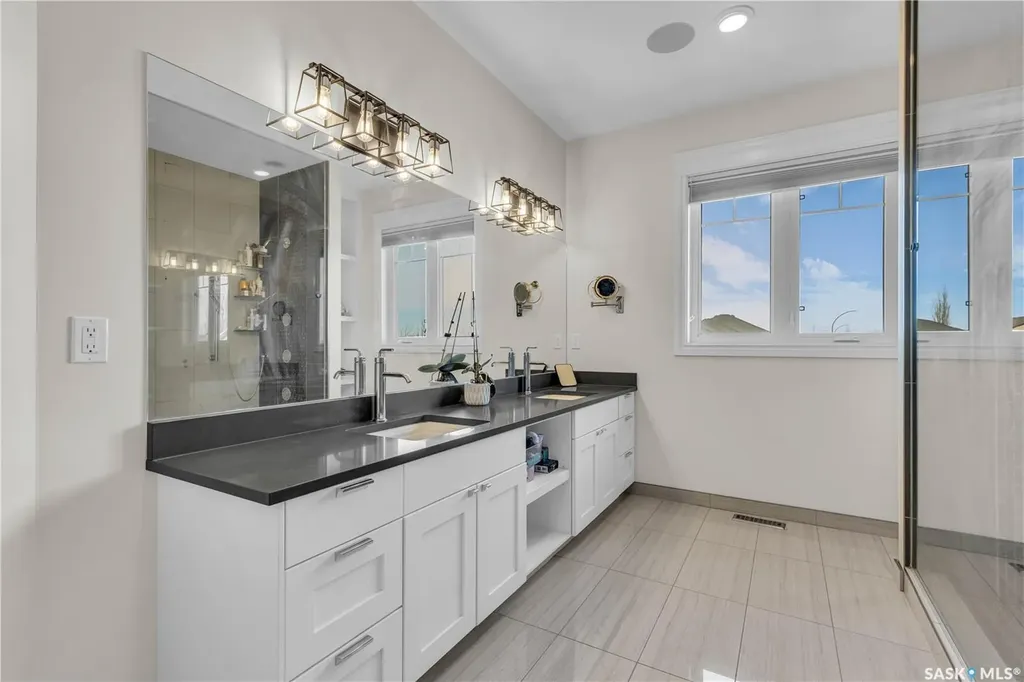 438 Horlick Manor Saskatoon SK S7N 2J6