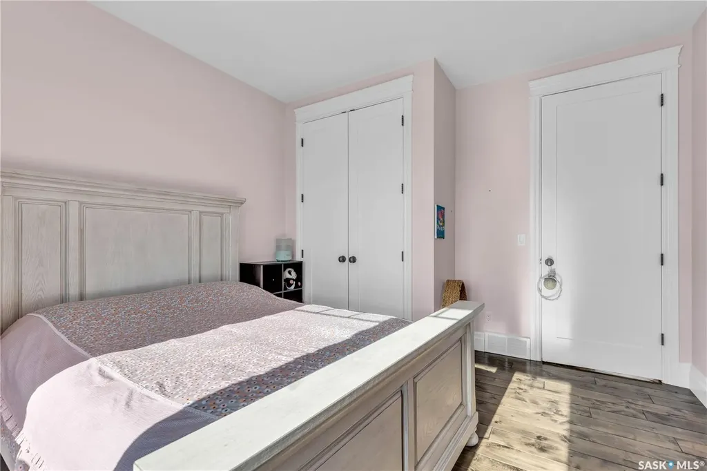 438 Horlick Manor Saskatoon SK S7N 2J6