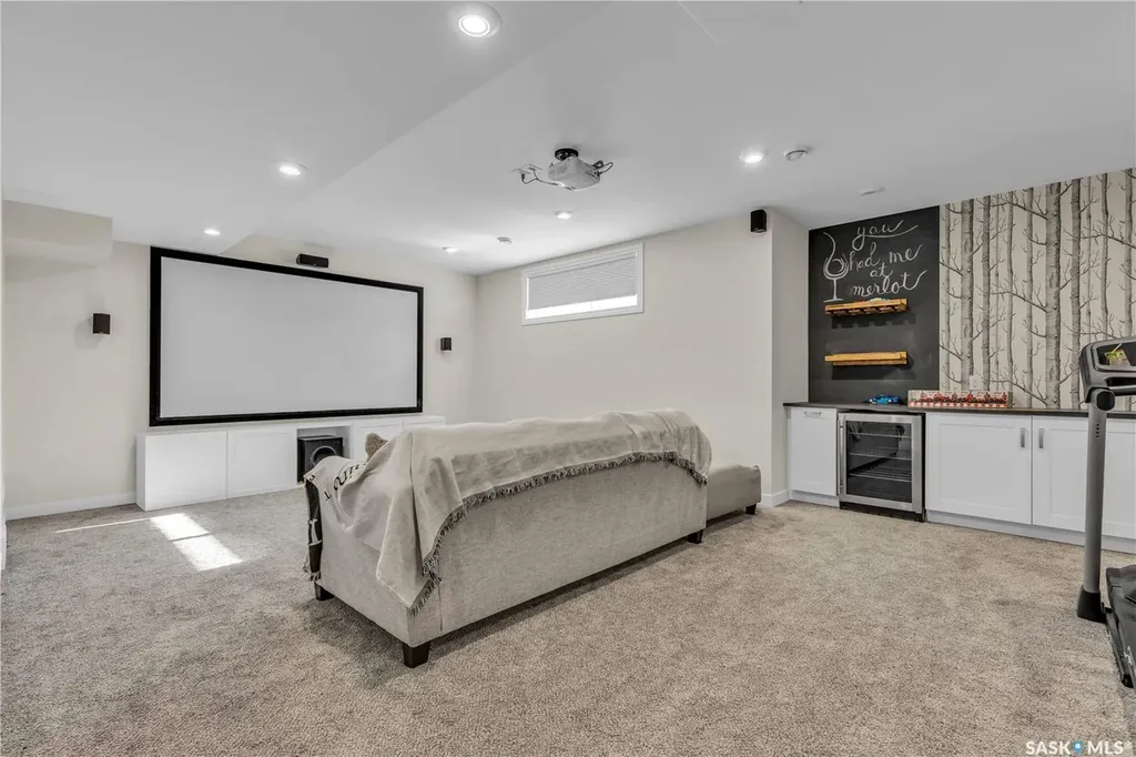 438 Horlick Manor Saskatoon SK S7N 2J6