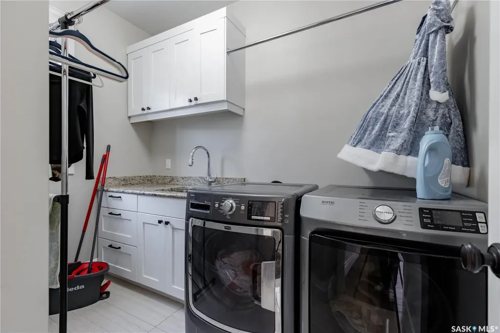 438 Horlick Manor Saskatoon SK S7N 2J6