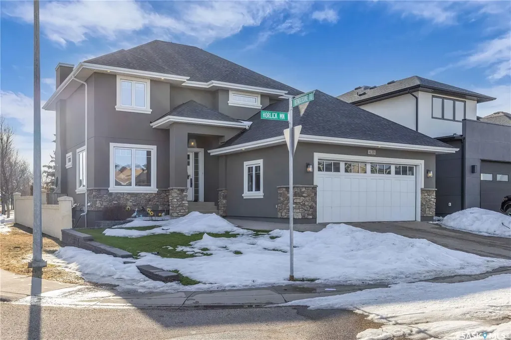 438 Horlick Manor Saskatoon SK S7N 2J6