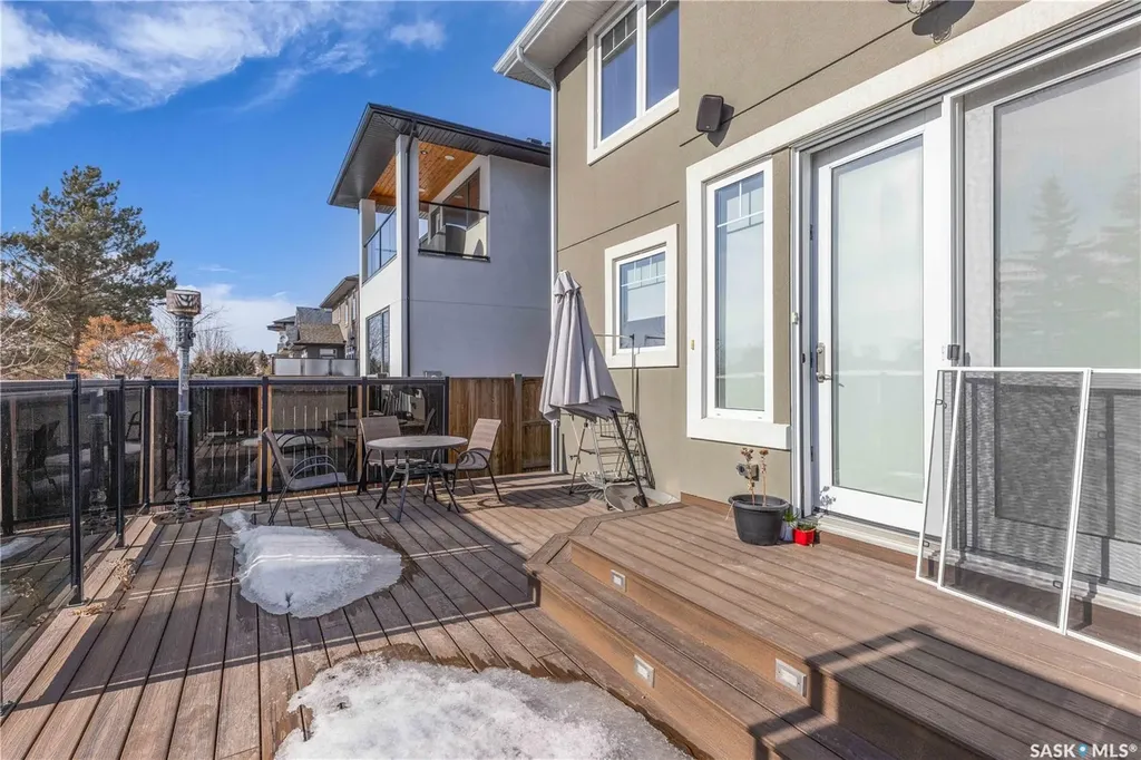 438 Horlick Manor Saskatoon SK S7N 2J6