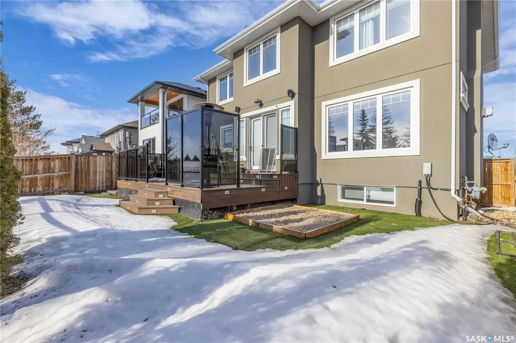 438 Horlick Manor Saskatoon SK S7N 2J6