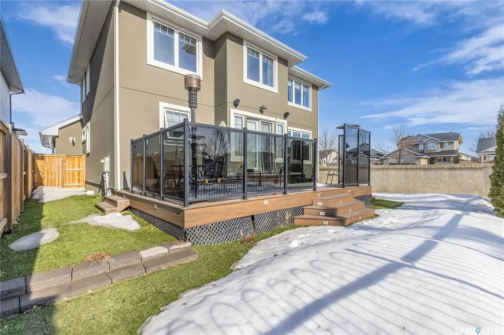 438 Horlick Manor Saskatoon SK S7N 2J6