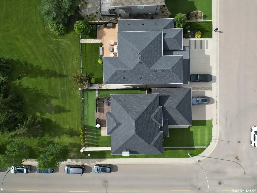 438 Horlick Manor Saskatoon SK S7N 2J6