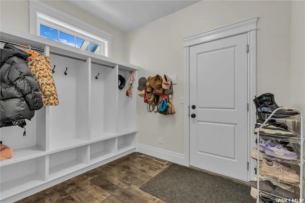 438 Horlick Manor Saskatoon SK S7N 2J6