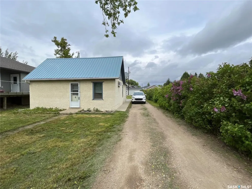 273 2nd Avenue W Unity SK S0K 4L0