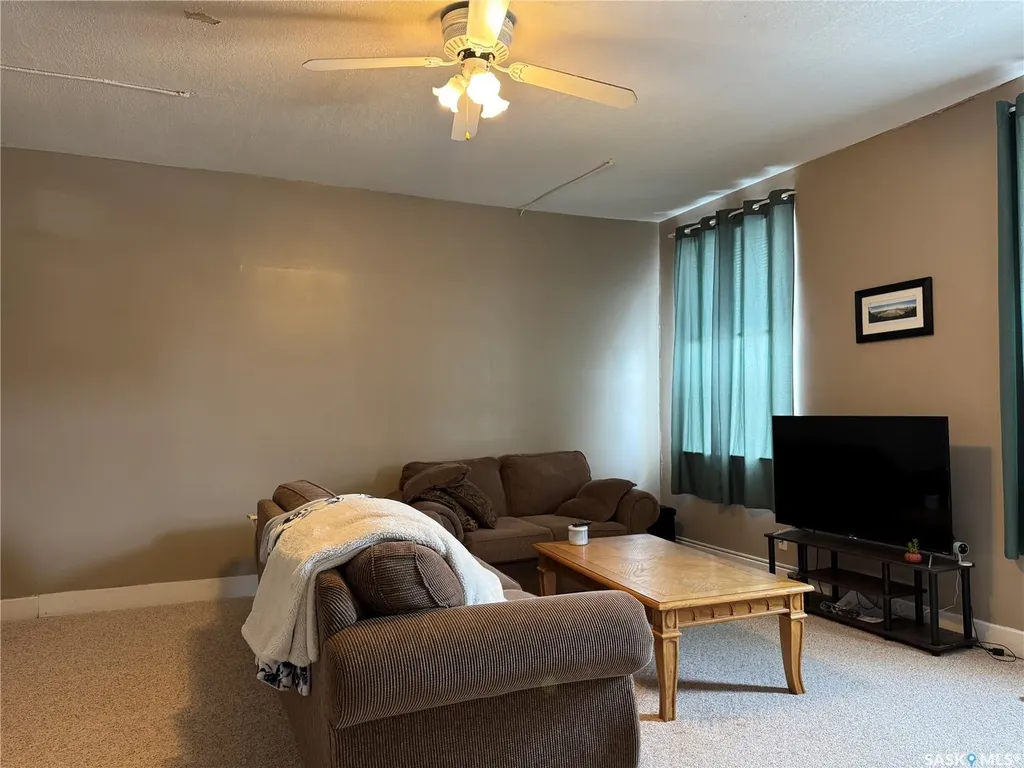 222 Bosworth Street Wynyard SK S0A 4T0