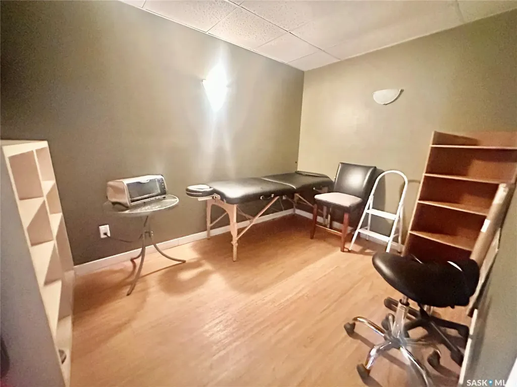 405 Circle Drive E Saskatoon SK S7K 4B4