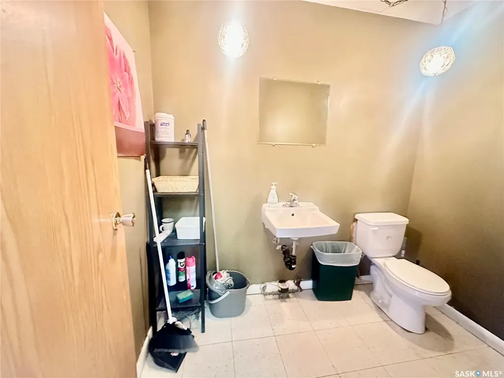 405 Circle Drive E Saskatoon SK S7K 4B4
