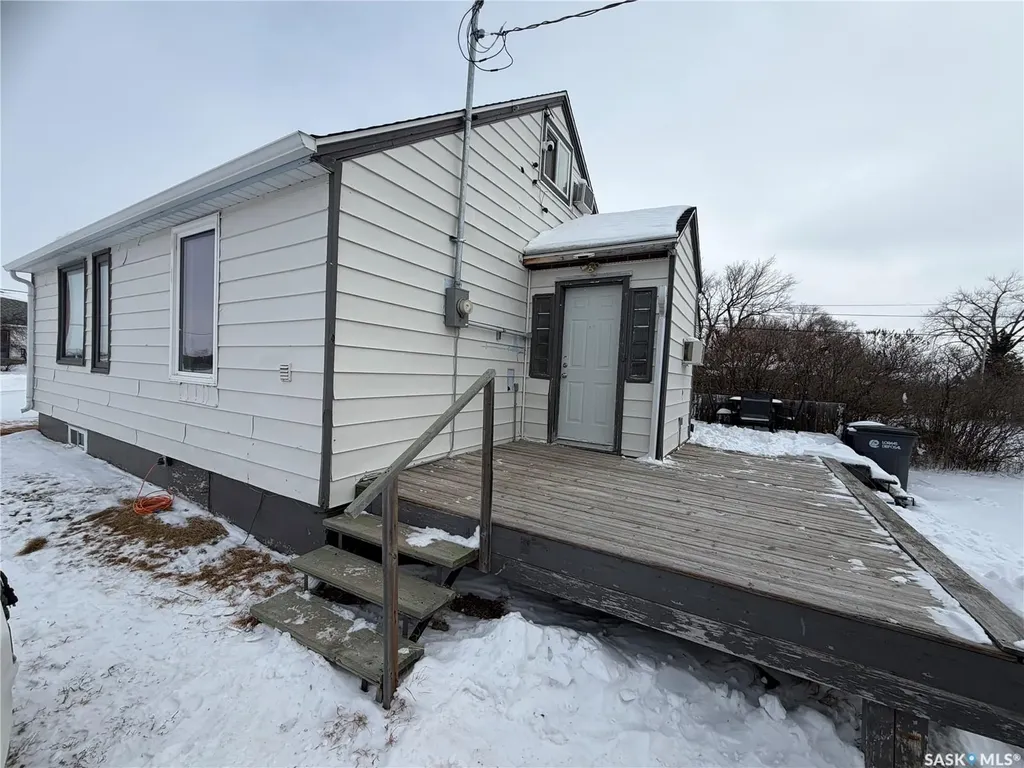 719 Railway Avenue Gainsborough SK S0C 0Z0