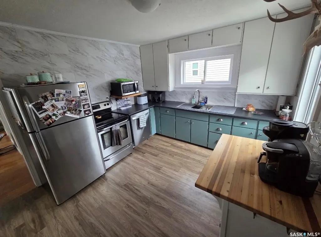 719 Railway Avenue Gainsborough SK S0C 0Z0