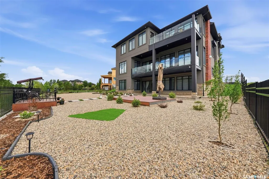529 Greenbryre Bend Corman Park Rm No. 344 SK S7V 1T9