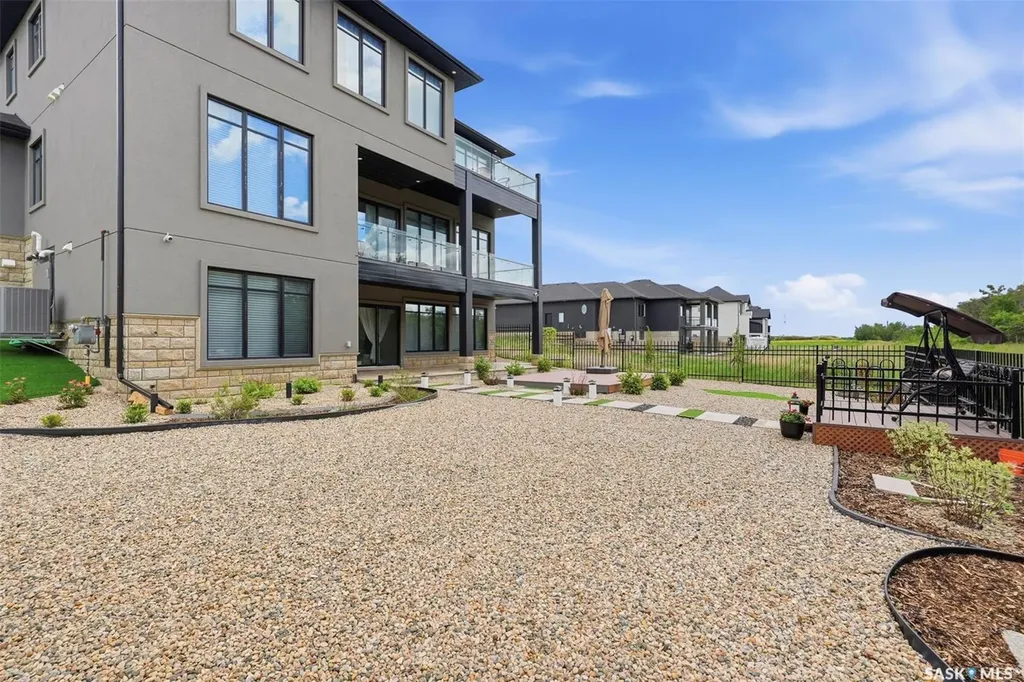 529 Greenbryre Bend Corman Park Rm No. 344 SK S7V 1T9