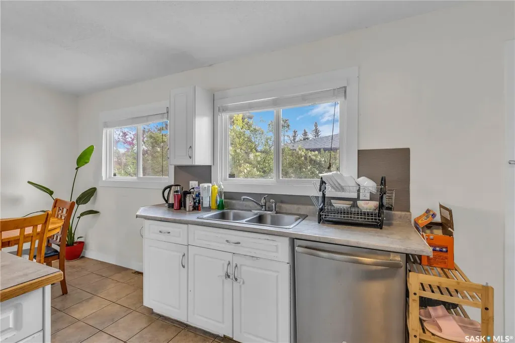 1308 Preston Avenue S Saskatoon SK S7H 2V4