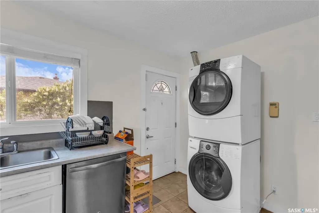 1308 Preston Avenue S Saskatoon SK S7H 2V4