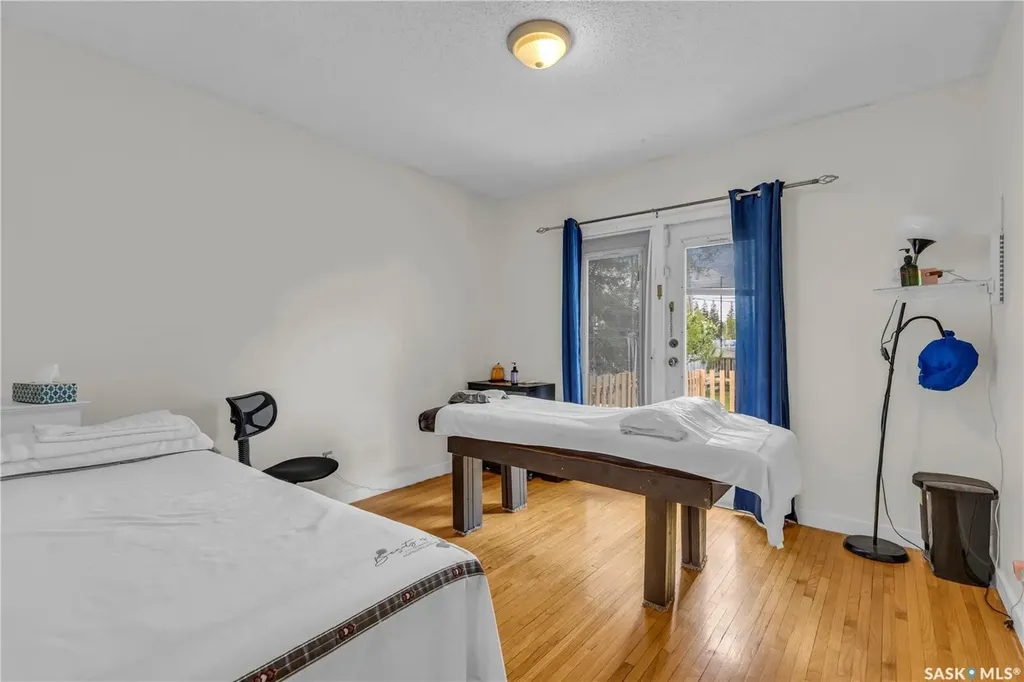 1308 Preston Avenue S Saskatoon SK S7H 2V4